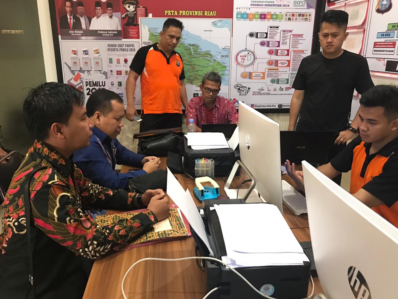 Sebarkan Berita Hoax, Akun Facebook Yanti Susi Dilaporkan Bupati Meranti ke Polda Riau