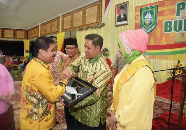 Suasana Haru Selimuti Pisah Sambut Bupati Bengkalis