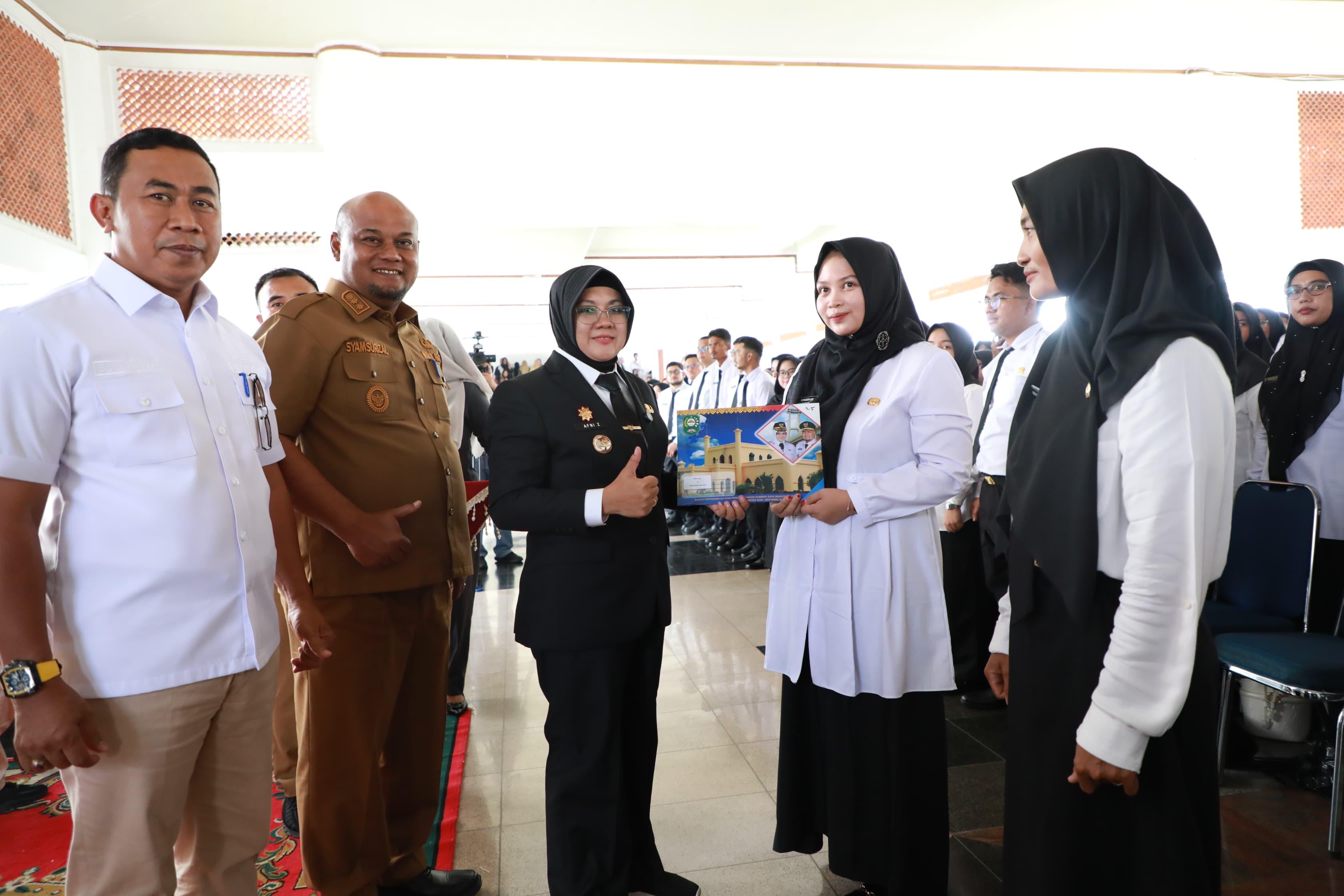 Bupati Afni Serahkan SK 667 CPNS dan PPPK di Lingkungan Pemkab Siak