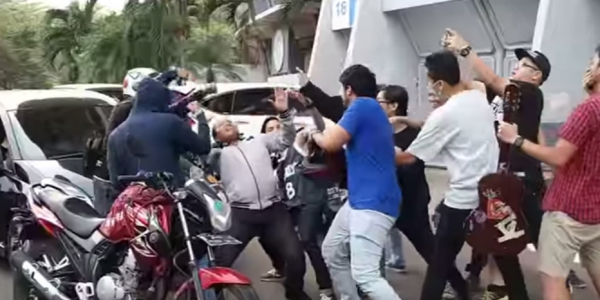 Tiga Polisi Ditikam OTK di Jalan Jenderal Sudirman Pekanbaru