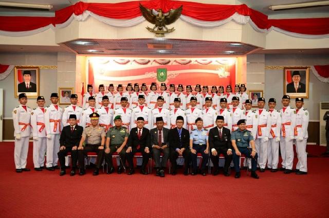 Pasukan Pengibar Bendera HUT RI di Riau Dikukuhkan