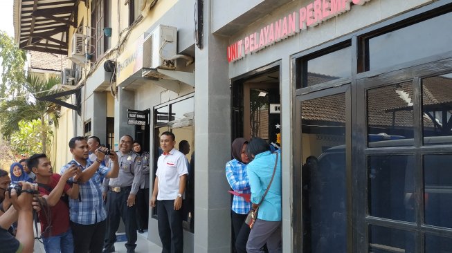 Oknum Polisi Gerebek Istri Sedang Selingkuh dengan Dokter di Kamar Kontrakan