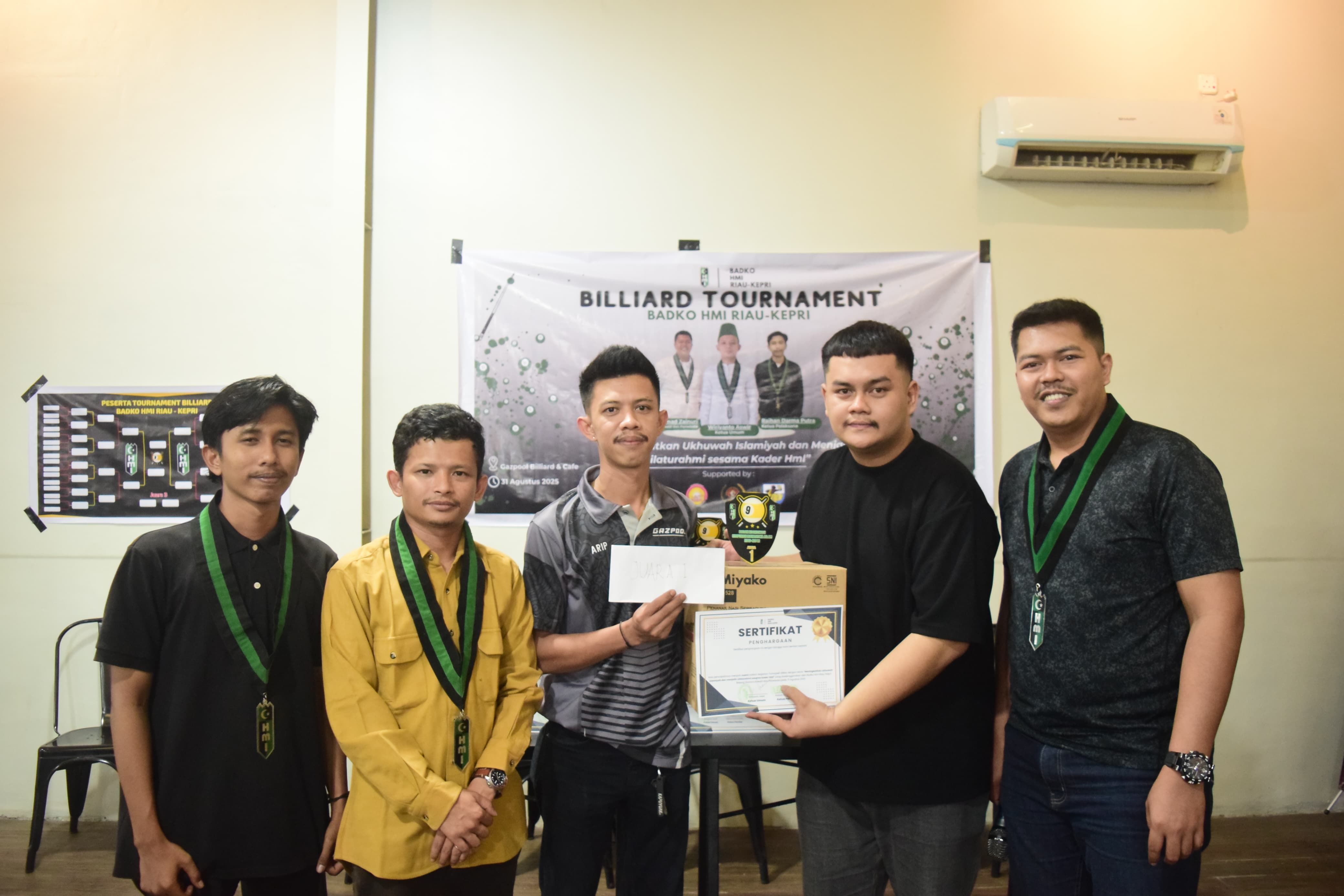 Muhammad Adrian Salim Siregar Juara 1 Turnamen Biliar BADKO HMI Riau Kepri