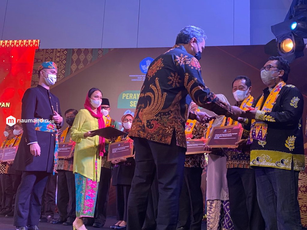 Riau Terima 5 Sertifikat WBTb Indonesia, Raja Yose: Alhamdulillah