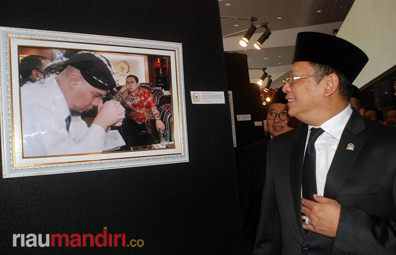 Pameran Warna-Warni Parlemen, 101 Foto Karya Wartawan Dipamerkan