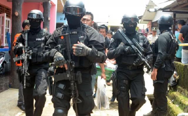 Densus 88 Sita Ransel Berisi Bom dari Terduga Teroris di Pamanukan
