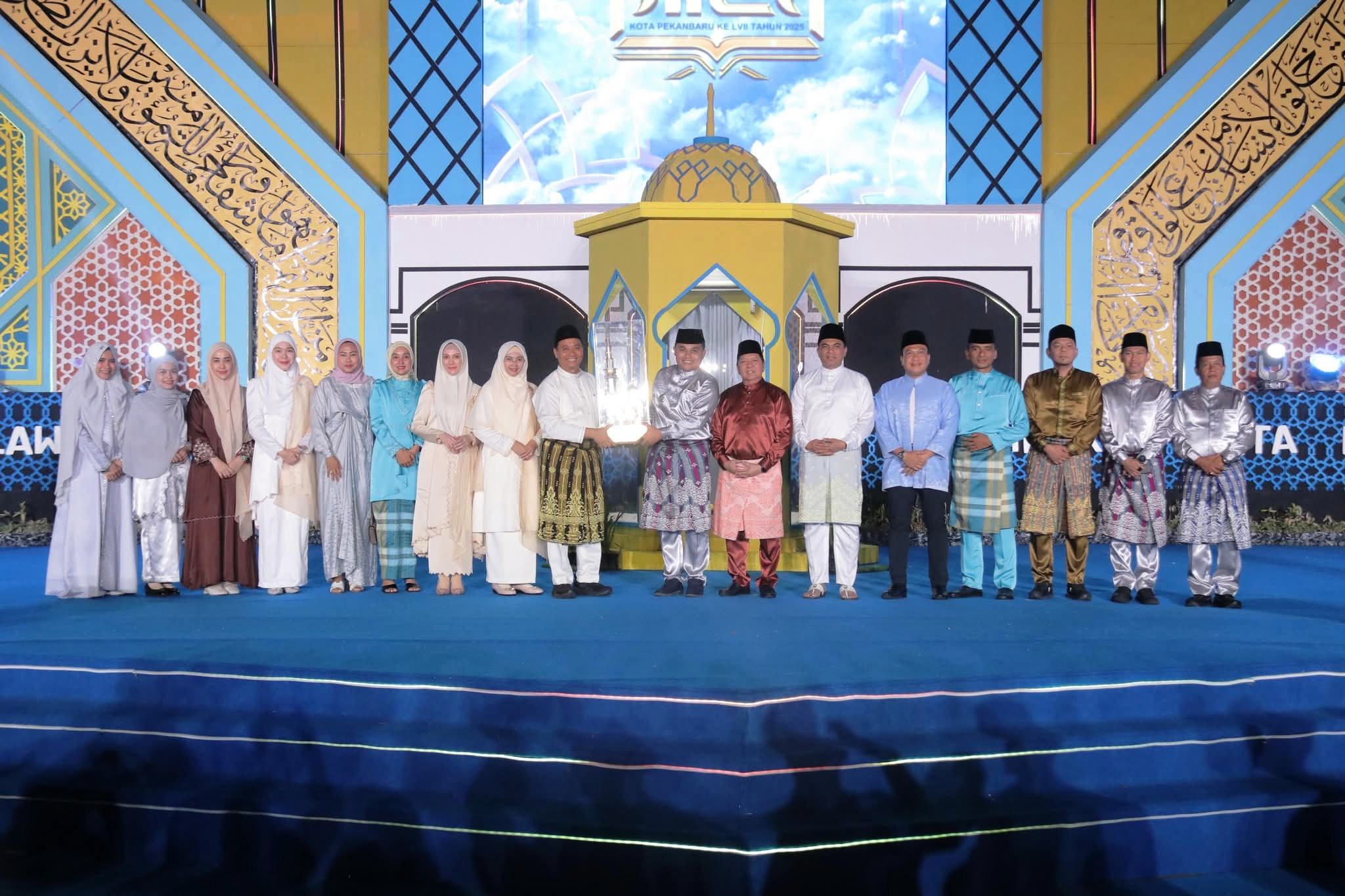 Kafilah Bukit Raya Juara Umum MTQ ke-57 Pekanbaru