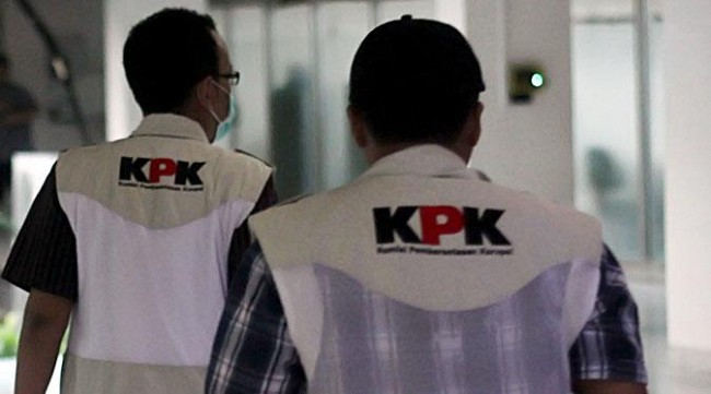 BREAKING NEWS: Gubernur Kepri Kena OTT KPK, Duit Pecahan Dolar Singapura Diamankan