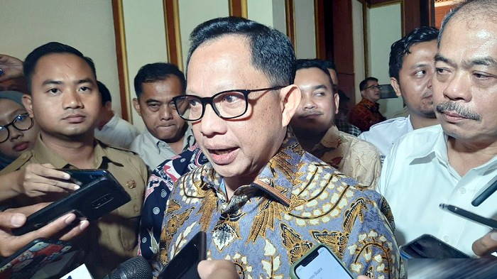 Sambangi Anies ke Balai Kota, Tito Sampaikan Pesan Jokowi Terkait Lockdown