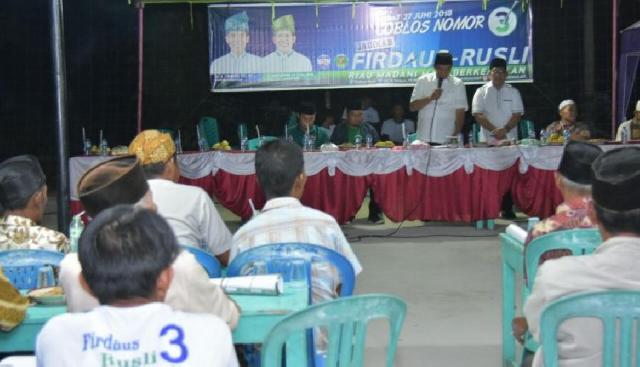 Petani Kuansing Keluhkan Harga Sawit, Ini Solusi dari Firdaus Jika Terpilih