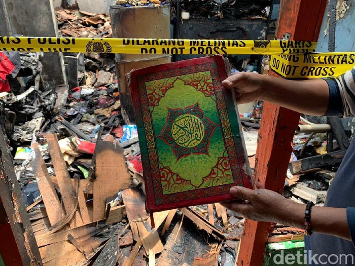 Heboh, Alqur'an Tetap Utuh Meski Rumah Ludes Terbakar