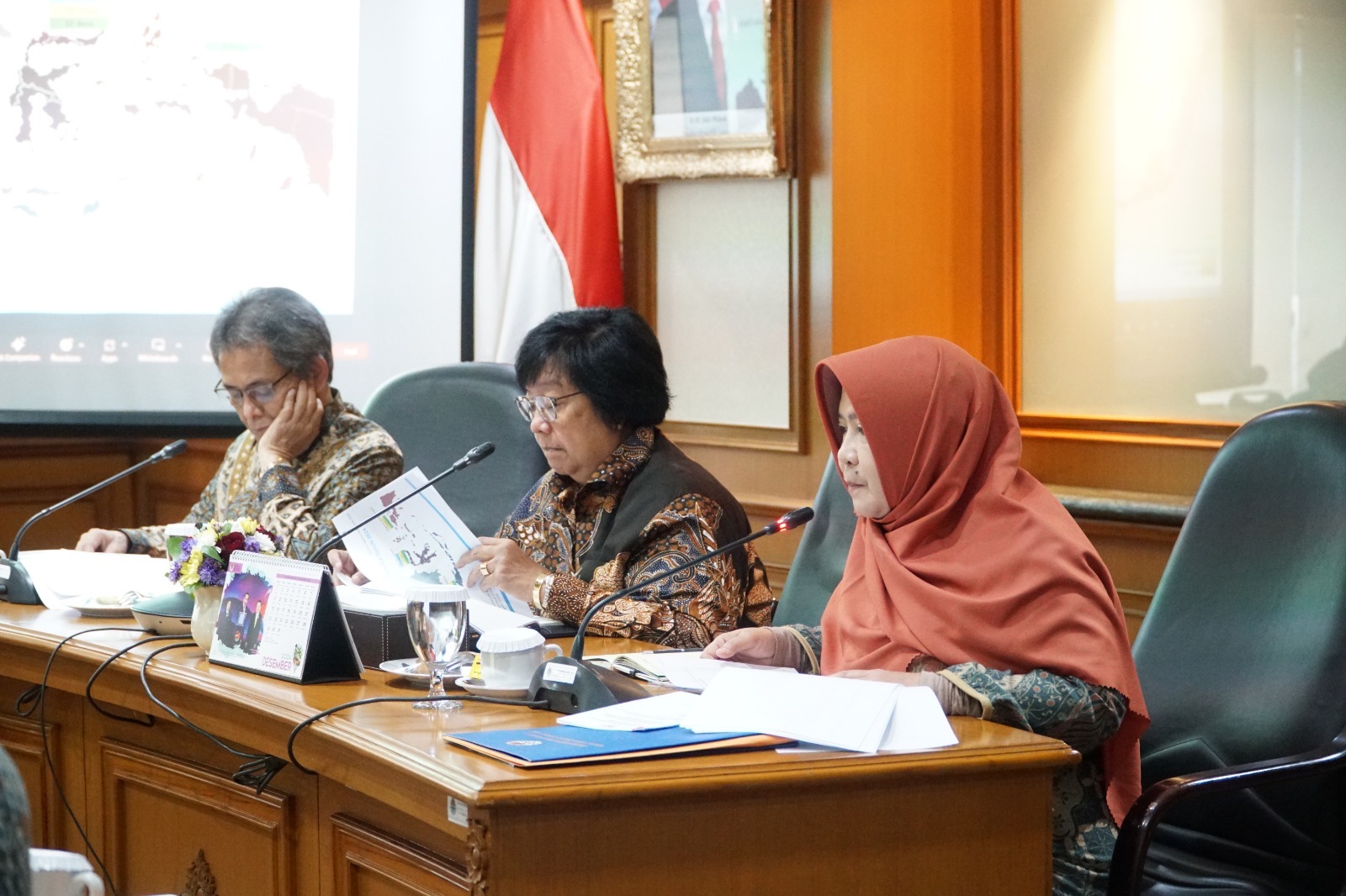 Menteri LHK: Sejumlah Negara Akui TMC Terobosan Indonesia Tangani Karhutla