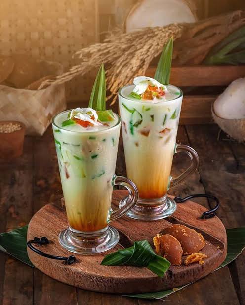 Dianggap Tak Sehat, Ternyata Ini Manfaat Minum Es Saat Buka Puasa