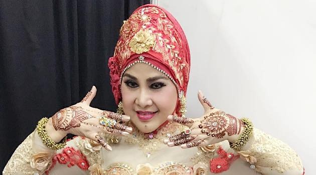 Pedangdut Elvy Sukaesih Positif Corona, Dirawat di Rumah Sakit 19 Hari