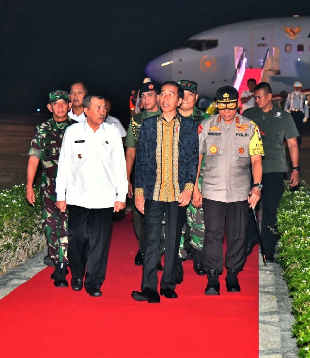 Rapat Terbatas di Pekanbaru, Presiden Tetapkan Riau Siaga Darurat Karhutla