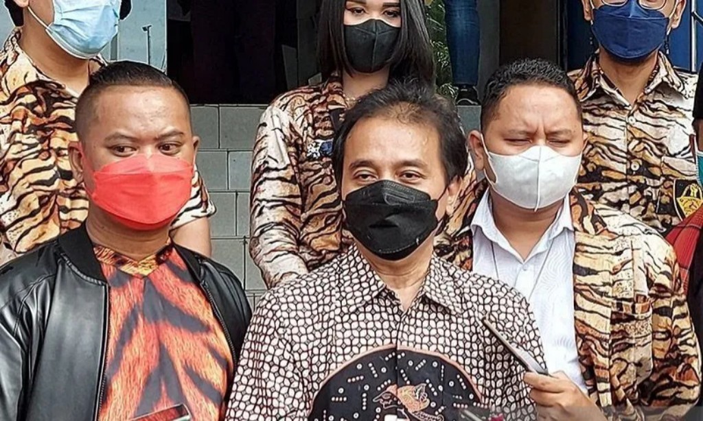 Roy Suryo jadi Tersangka Kasus Meme Stupa Candi Borobudur Mirip Jokowi