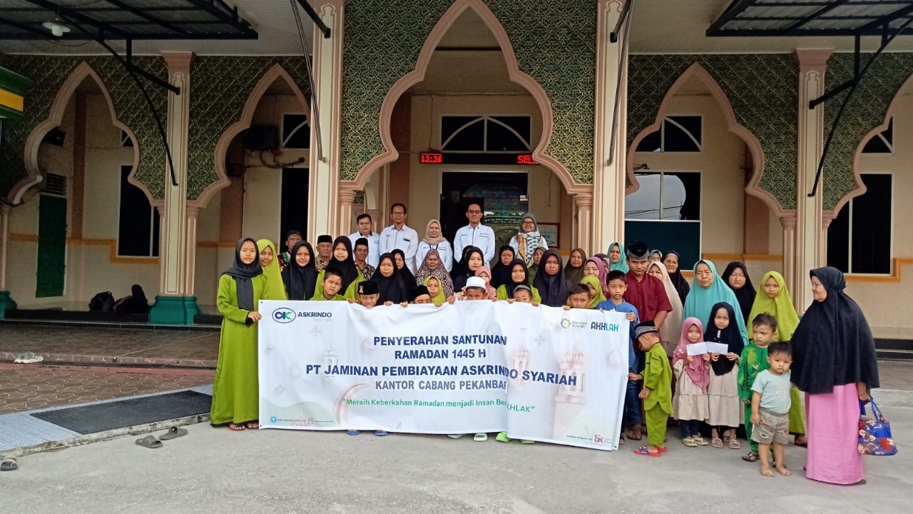 Askrindo Santuni Anak Yatim dan Kaum Dhuafa 