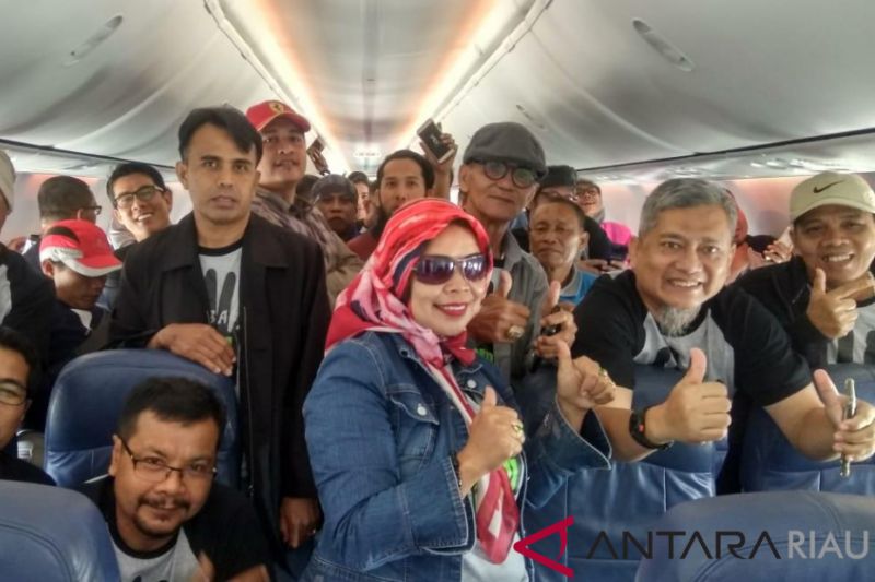 Pendaratan Lion Air Tujuan Surabaya yang Bawa Peserta HPN Asal Riau Dialihkan ke Lombok