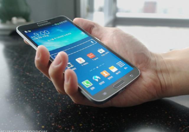Samsung Galaxy Round Dengan Layar Melengkung