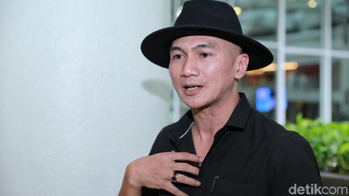 Anji Mengaku Pegal Diperiksa 10 Jam Soal 'Obat Corona' Hadi Pranoto