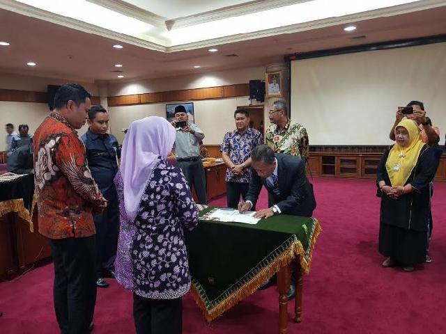 Rektor UIR dan Tiga Rektor Lain Teken MoU dengan Ketua DPRD Riau
