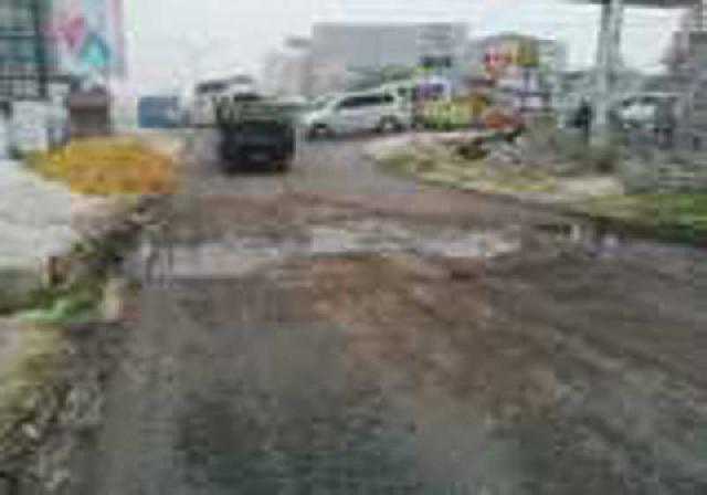 Warga Harapkan Jalan Diperbaiki