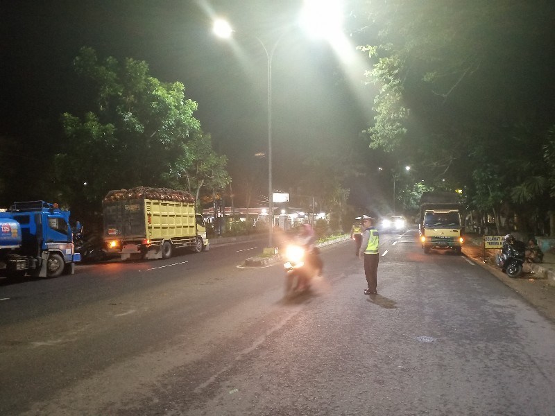 Truk Masih Masuk Kota Rengat, Ini Tindakan Satlantas Polres Inhu 