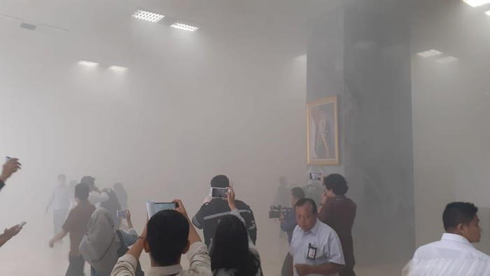 Dugaan Penyebab Alarm Kebakaran Gedung DPR Berdering dan Keluarkan Asap