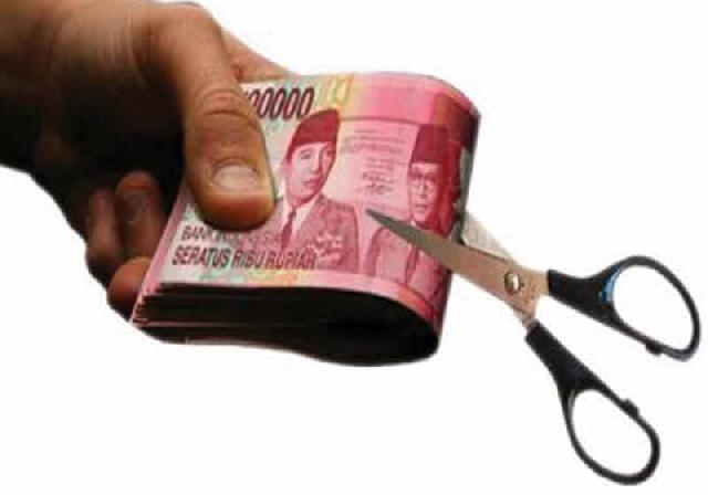 Pemkab Rencanakan Pemotongan Gaji Bulanan Honorer