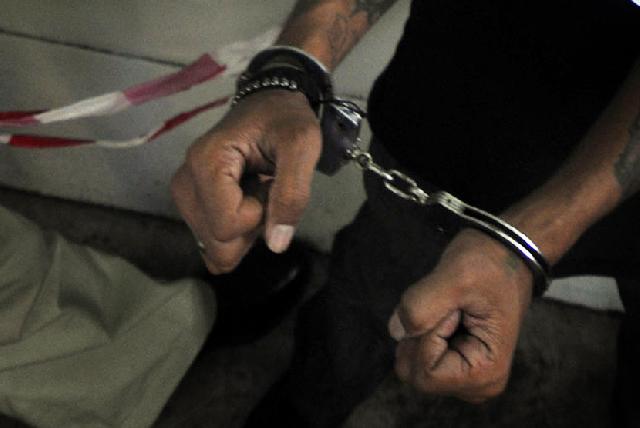 Wanita Diduga Gila Pelaku Penusukan Ustaz di Depok Ditangkap