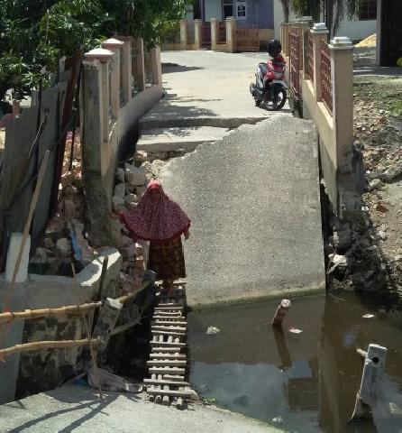 DPRD Minta Pemko Evaluasi Struktur Bangunan Jembatan Jalan Gelugur yang Ambruk