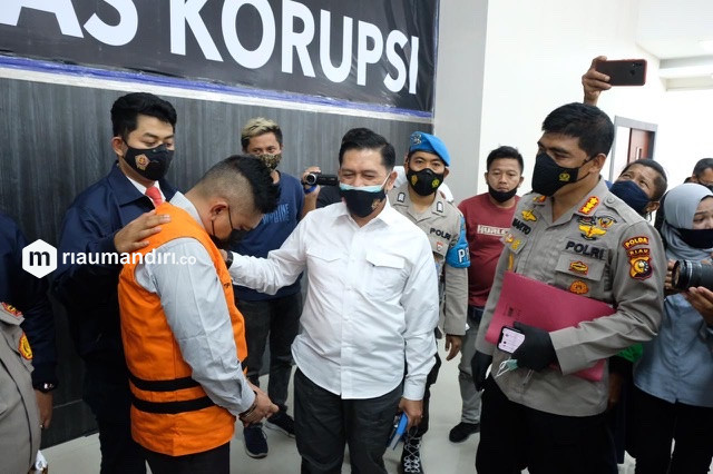 Pugli SKGR, Sekcam Binawidya Pekanbaru Kena OTT Polisi