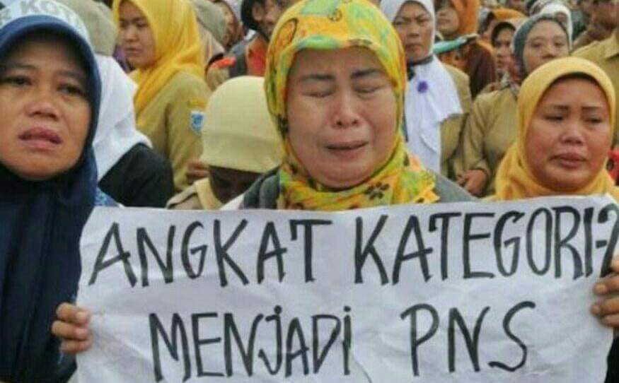 Tenaga Honorer K2 Datangi Gedung DPR, Legislator Berjanji Perjuangkan Jadi CPNS