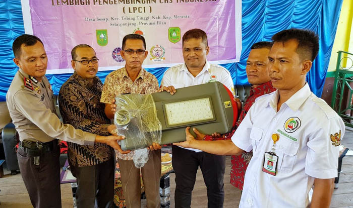 Asisten III Sekda Meranti Letakan Batu Pertama Pilot Project Program Indonesia Terang LPCI 