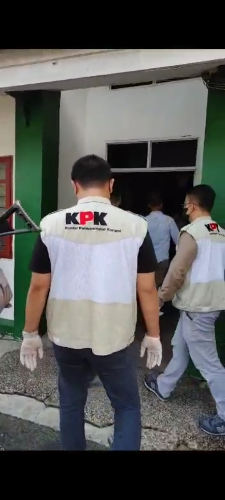 Tim Satgas KPK Kembali Geledah Kantor Dinas Bupati 