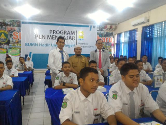 PLN WRKR Edukasi Siswa 