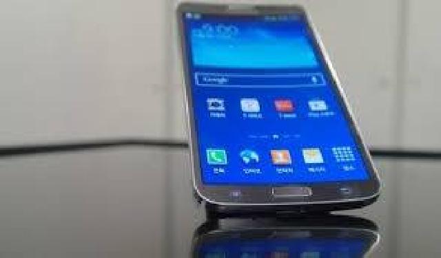 Samsung Galaxy Round hadir dengan layar yang melengkung