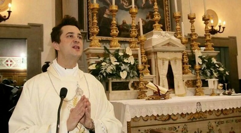 Curi Uang Jemaat untuk Pesta Seks dan Narkoba, Pendeta Gay di Italia Masuk Bui