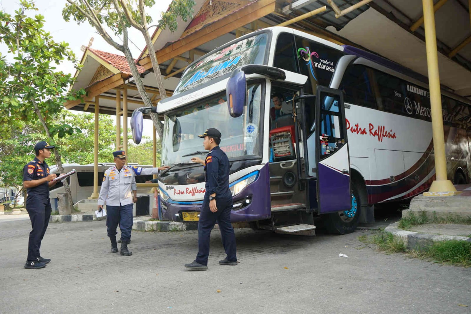 Bus Angkutan di Terminal BRPS Ikuti Ramp Check