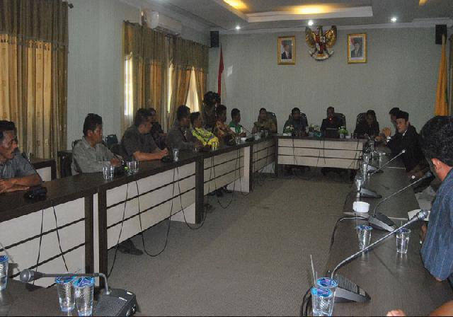 “Mendagri Lucu, Warga Kok Dipaksa Masuk Kampar”