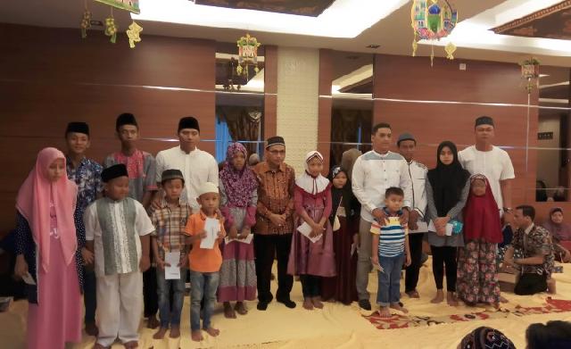 Grand Dragon Santuni Puluhan Anak Yatim Piatu