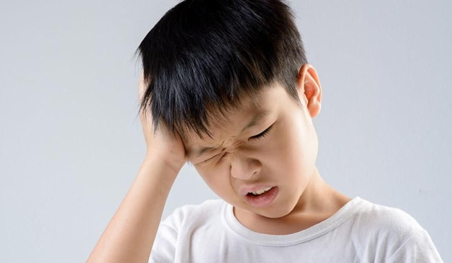 Kenali Penyebab Anak Sakit Kepala dan Cara Mengatasinya