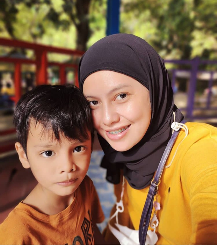 Istri Zul Zivilia Harus Jadi Tulang Punggung Keluarga