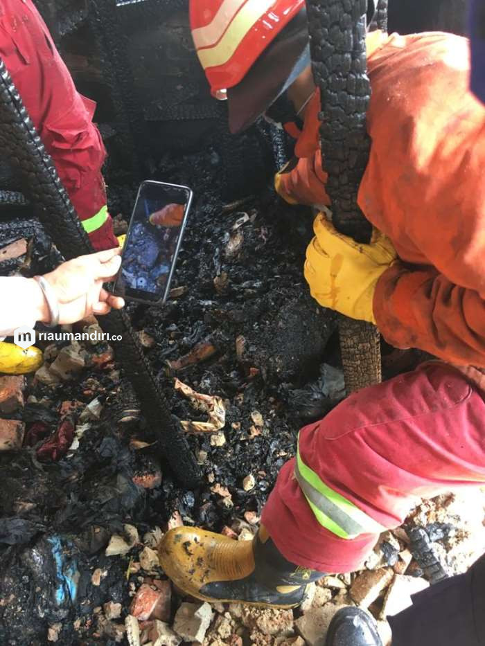 Bocah 3,5 Tahun Tewas Terbakar Dalam Lemari