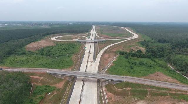 Jokowi Resmikan Jalan Tol Trans Sumatera