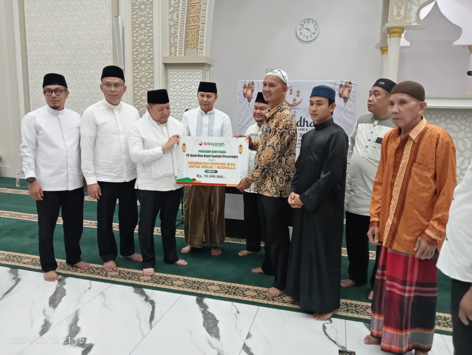 Wabup Indra Mintakan Perbaikan Jalan saat Safari Ramadan Pemprov Riau