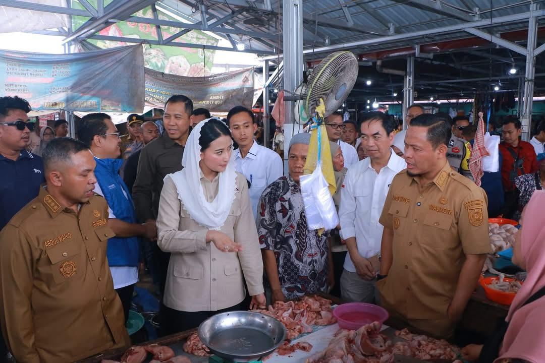 Wako Agung Dampingi Wamendag Tinjau Pasar Cik Puan