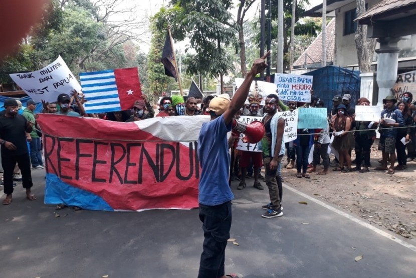 Demo Sempat Anarkis, Mobil Dandim Jayapura Dirusak