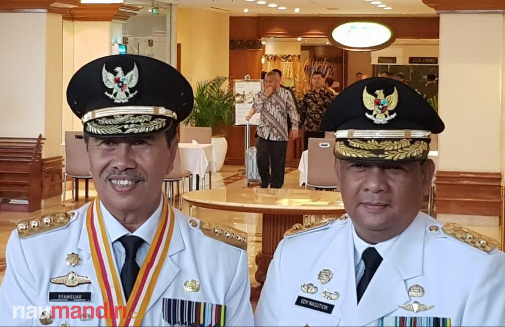 Dilantik Pagi Ini, Syamsuar-Edy Natar Sudah Berada di Istana Negara