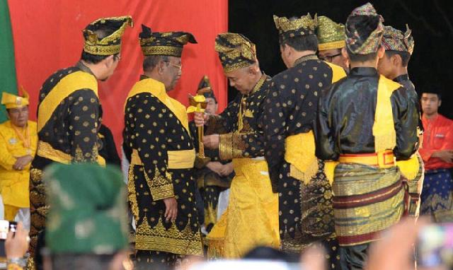 Wan Thamrin Hasyim Sah Bergelar Datuk Seri Timbalan Setia Amanah